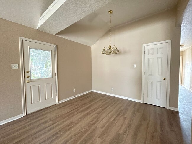 Building Photo - 4802 John David Dr