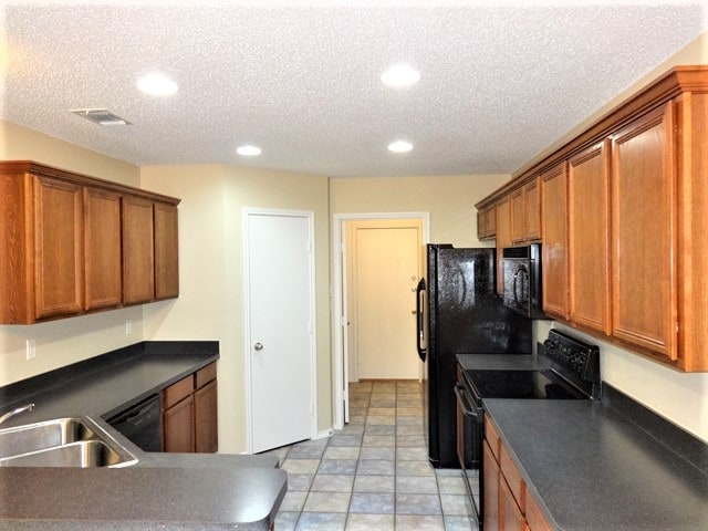 Building Photo - 818 La Sierra Ct