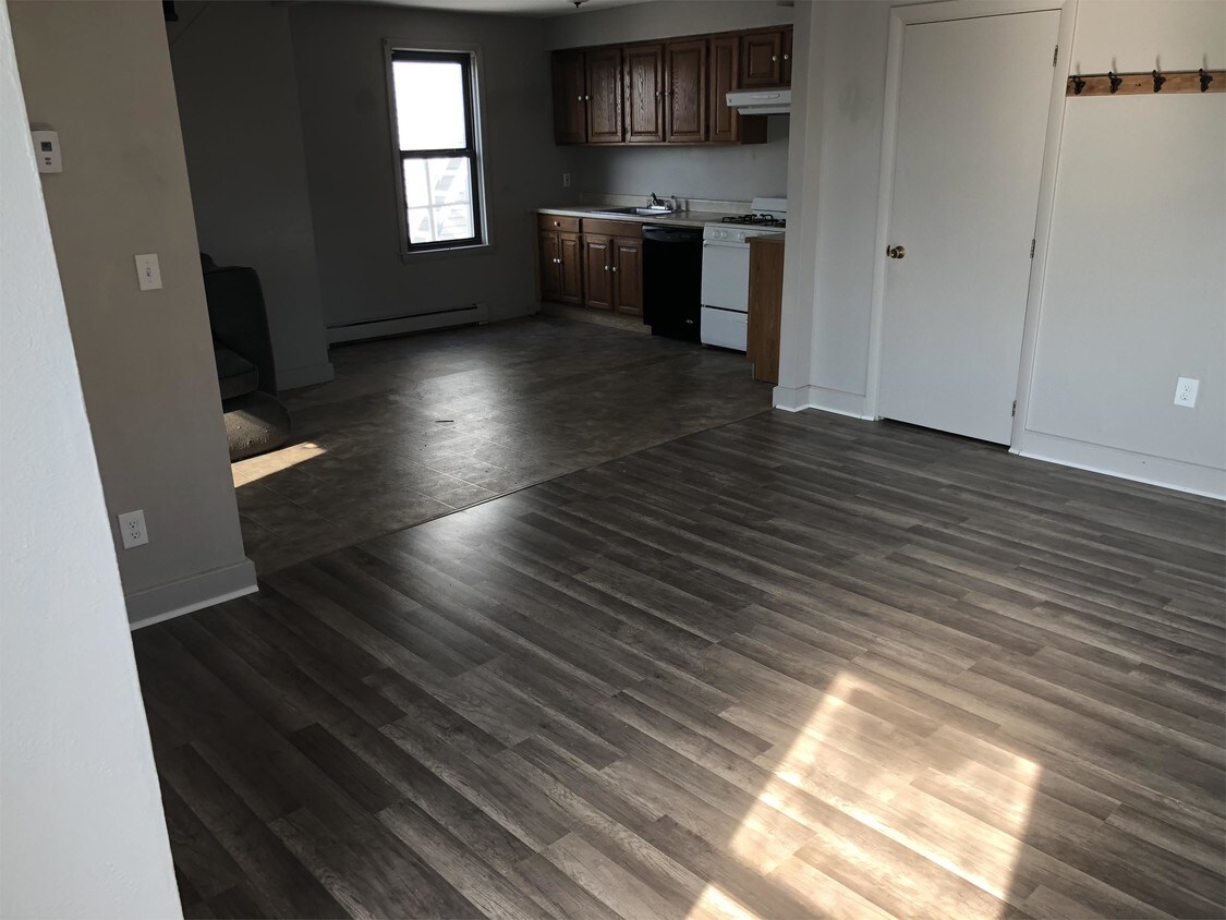 552 N Underwood St Unit 2, Fall River, MA 02720 Apartment for Rent in