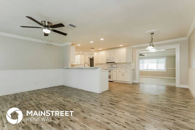 Foto del edificio - 215 Cranberry Ln