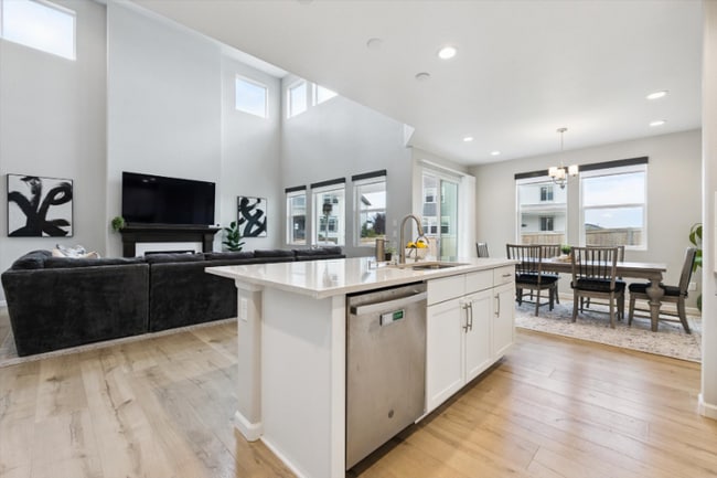 Photo - 6374 Medera Wy House