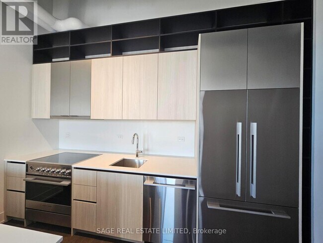 Building Photo - 150 Logan Ave