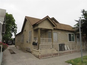 Building Photo - 3923 Normandie Ave