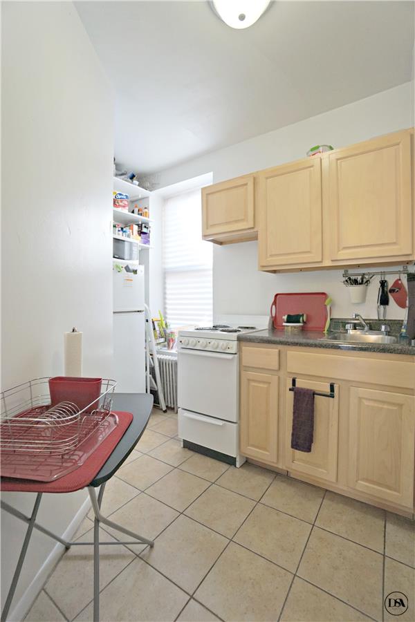 Foto del edificio - 56 E 7th St