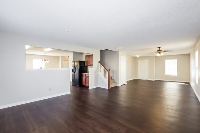 Building Photo - 841 Chastain Ave