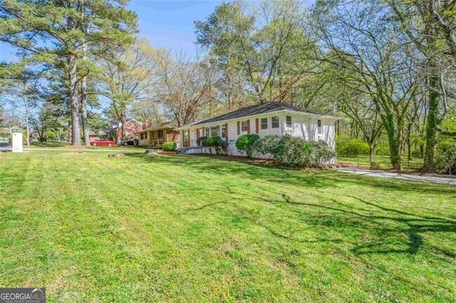 Building Photo - 385 Carey Dr SE