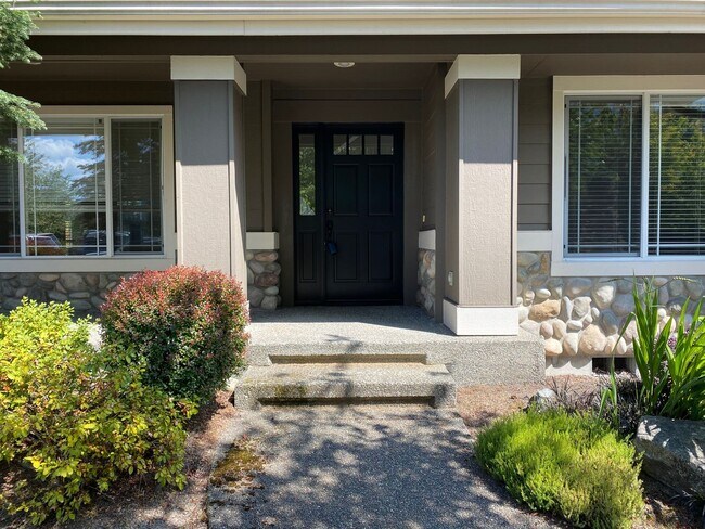 Foto del edificio - Wonderfully maintained home in quiet neigh...