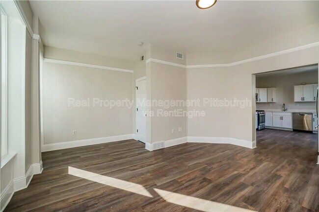Foto del edificio - 2123 Sidney St