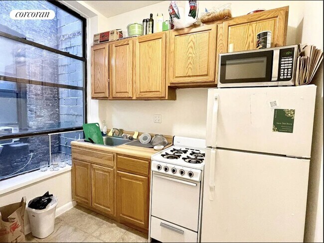 Foto del edificio - 230 E 25th St