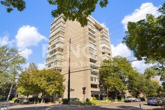 Building Photo - 1313 N Williams St