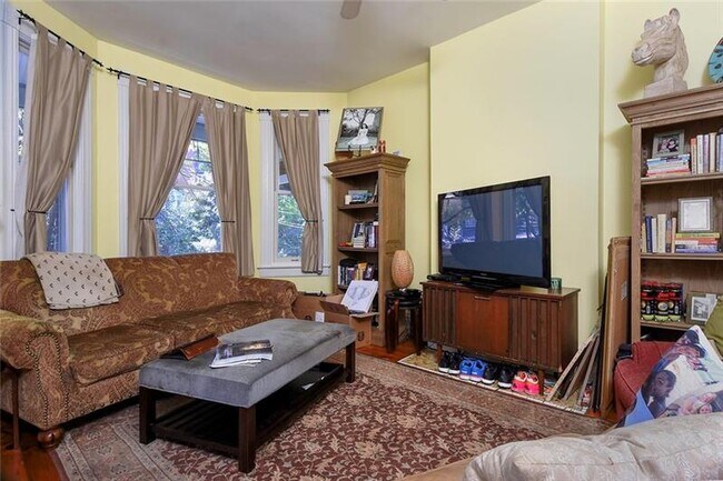 Foto del edificio - 3720 Parkview Ave