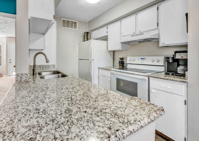 Foto del edificio - 4441 Old College Rd