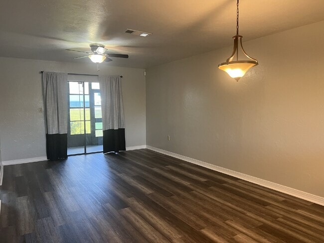 Building Photo - "Charming 2-Bed, 2-Bath Villa with Stunning Lake View"