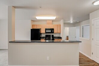 Building Photo - Legacy Oaks Apartments