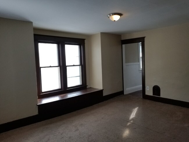 Building Photo - 547 Flint Street