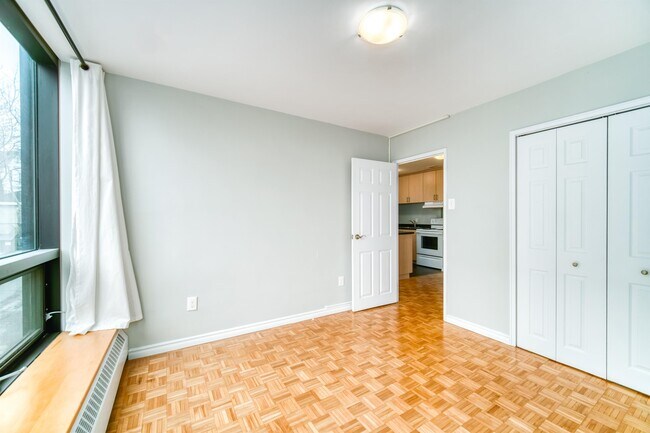 Photo du bâtiment - 1545-1545 Oxford St