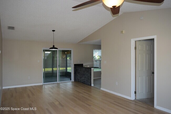 Foto del edificio - 1756 Jacobin St NW