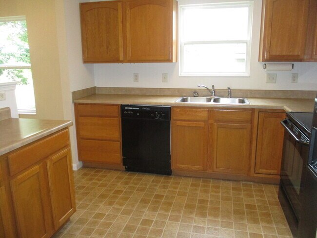 Building Photo - 2 Bed Xenia home in a quiet community!