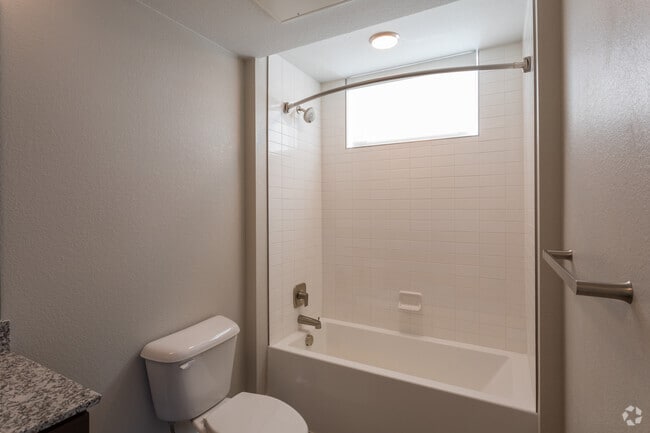 1BR, 1BA - 701 SF - FalconView