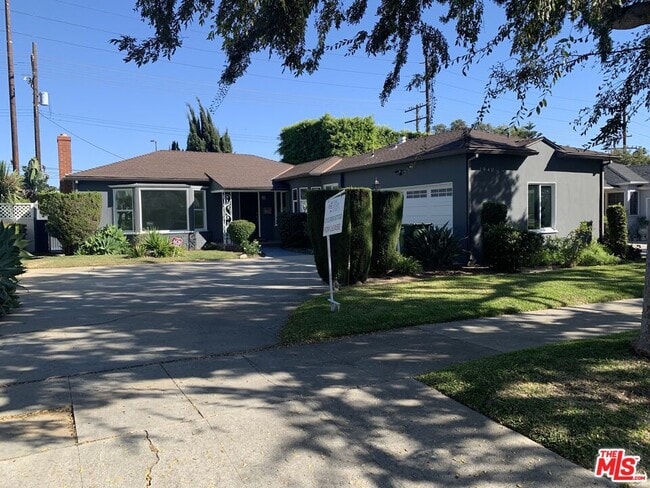 Building Photo - 1940 Livonia Ave