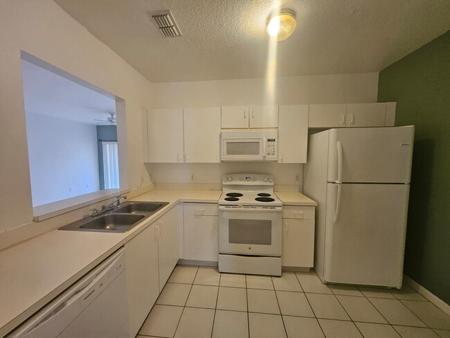 Building Photo - 13216 Villa Vista Dr