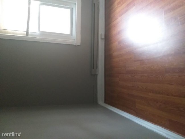 Building Photo - 2 br, 1 bath Apartment - 1014 N Adams St