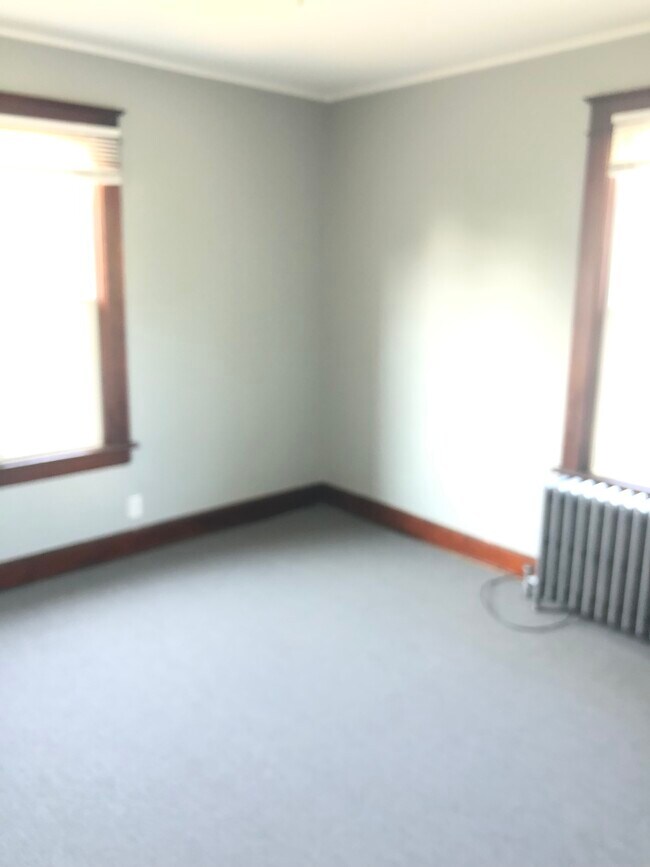 Foto del edificio - 184 Parker Ave