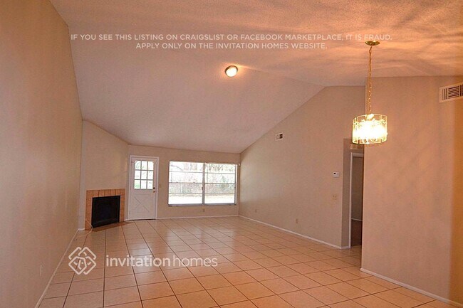 Foto del edificio - 6608 Whirlaway Cir