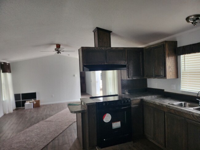 Foto del edificio - 1019 Gold Finch Dr