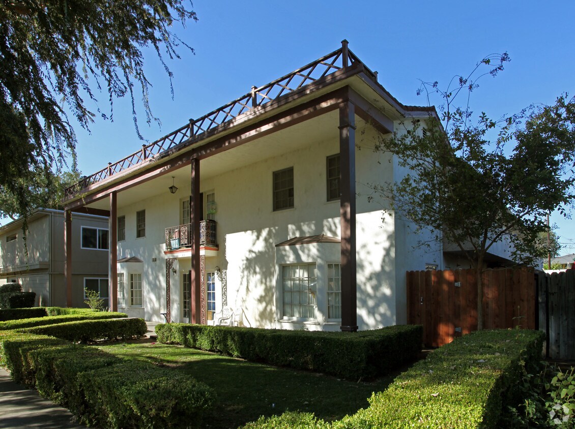 Building Photo - 919 S Arden Pl