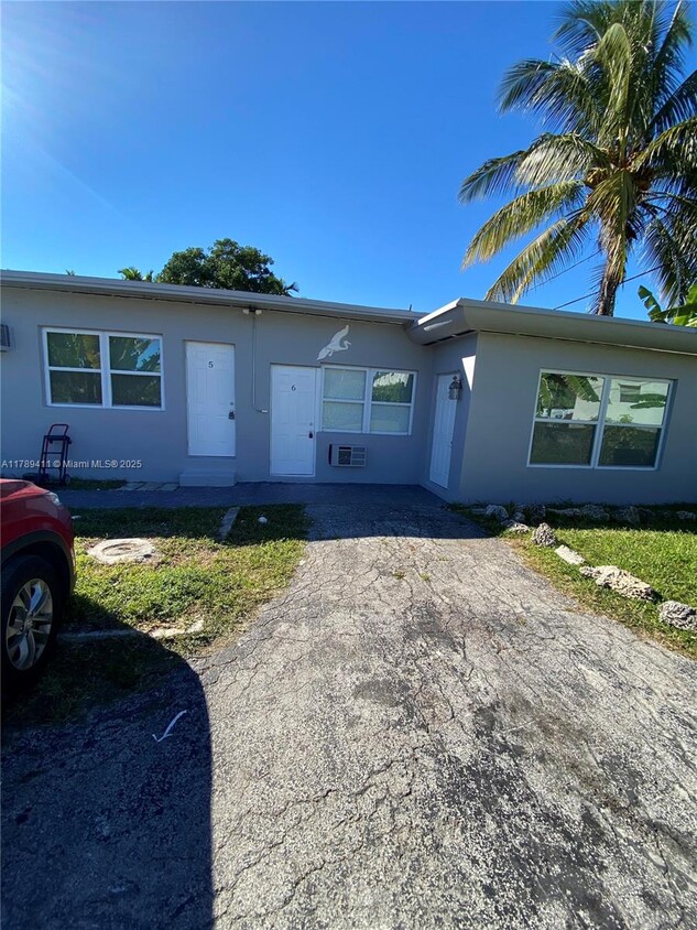 Foto principal - 1293 NE 109th St