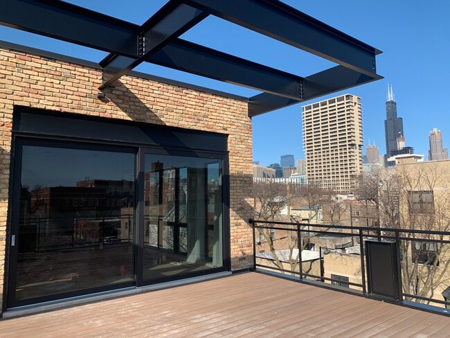 Rooftop Patio (east view) - 1100 W Polk St