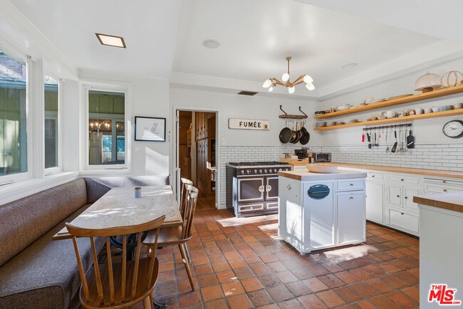 Foto del edificio - 2049 Oakstone Way