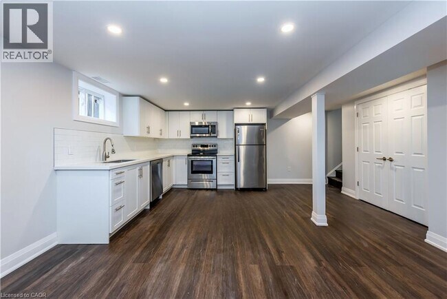 Photo du bâtiment - 418 E 25th St