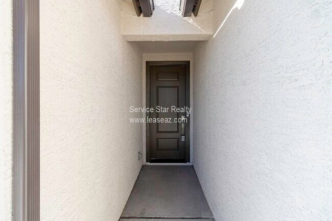 Building Photo - 12521 W Morten Ave