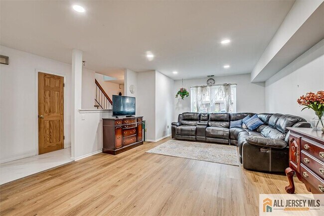 Foto del edificio - 7402 Hana Rd