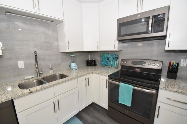 Photo - 1647 Brookhouse Ct