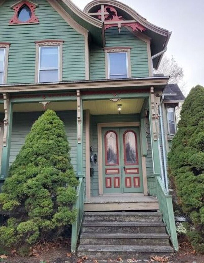 Foto del edificio - 410 Maple Ave