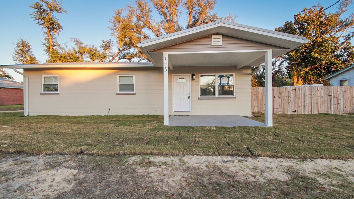 Primary Photo - 3 Bedroom House
