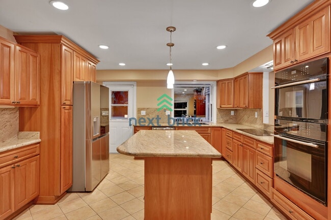 Foto del edificio - Stunning Bellevue Home for Rent