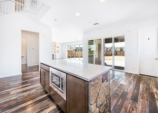 Building Photo - Exquisite Toll Brothers home at Saddle Rid...