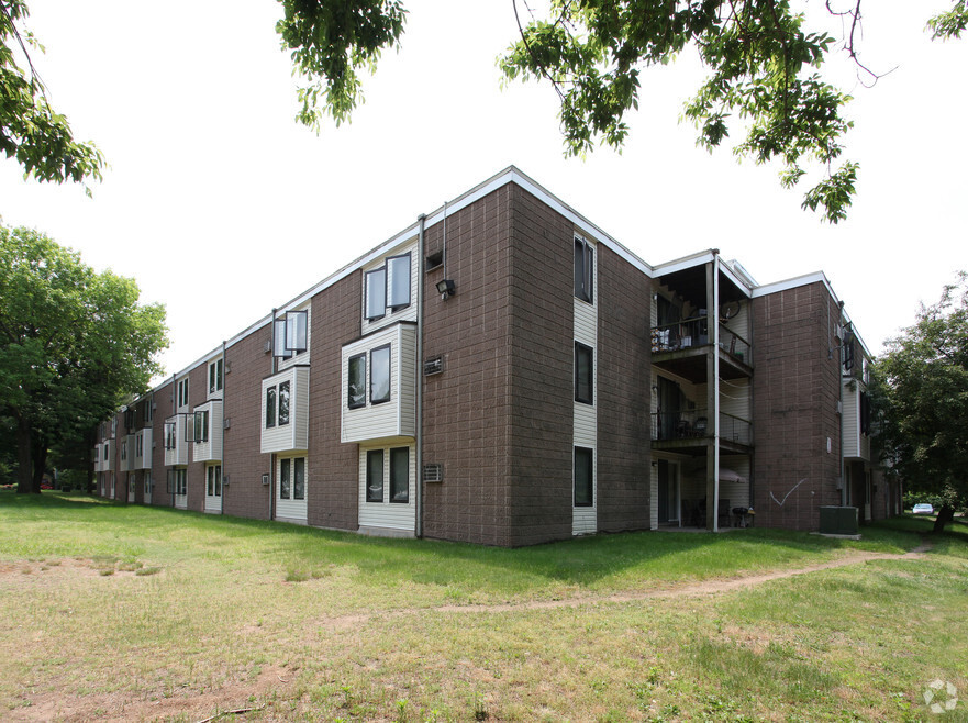 Primary Photo - Stone Creek Apartments