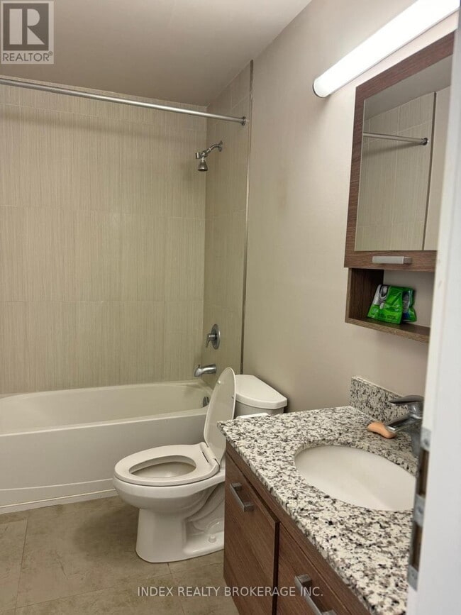 Building Photo - 280 Lester St