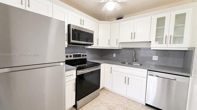 Foto del edificio - 301 SW 135th Ave