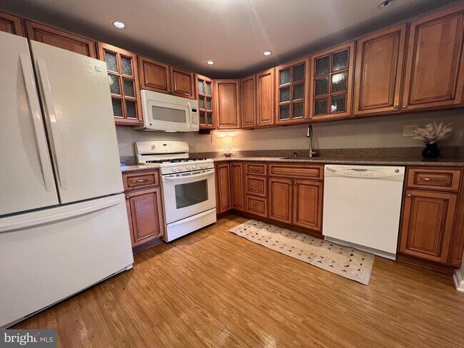 Foto del edificio - 1701 Mountainview Dr