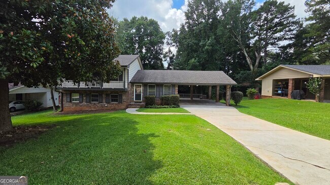 Building Photo - 715 Barnesdale Dr
