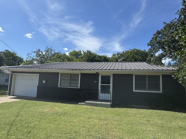 Foto del edificio - Cozy 2 Bed, 1 Bath Home