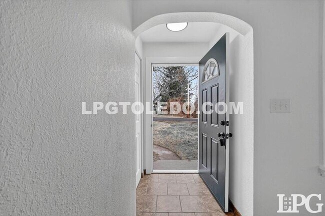 Foto del edificio - 5831 Gany Mede Dr