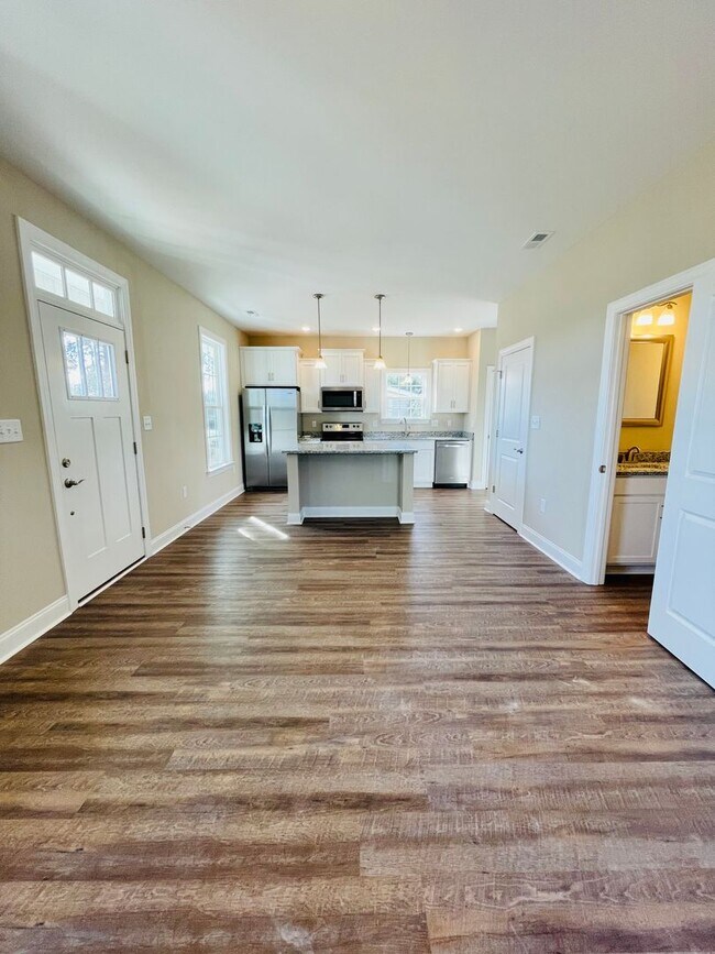 Building Photo - Almost New 2 story cottage home in the hea...