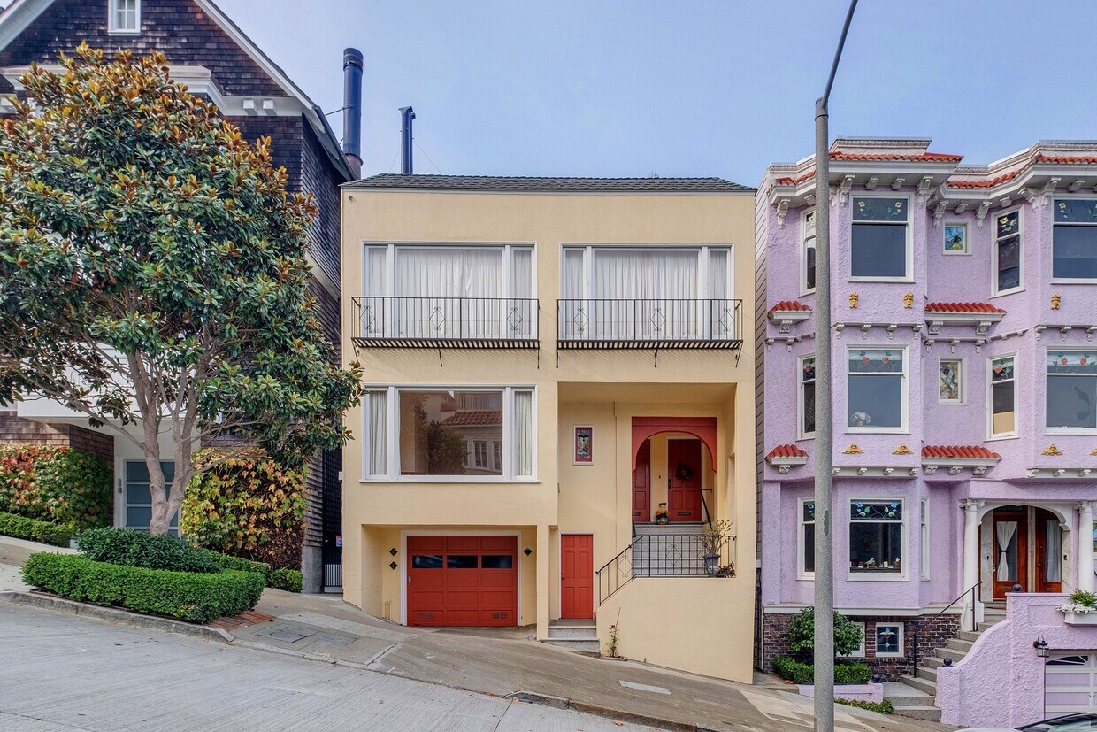 Primary Photo - 2631 Baker St